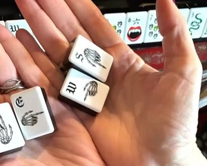 Mahjong américain en acrylique noir personnalisé en gros, 160 jetons, pour célébrer la fête d'Halloween - Product Image 3