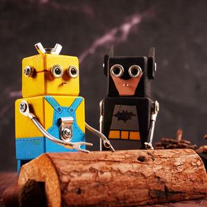 Ornement en bois de <span class=keywords><strong>robot</strong></span> de dessin animé sculpté à la main cadeau d'anniversaire avec gravure artisanat créatif pour les enfants - Product Image 3