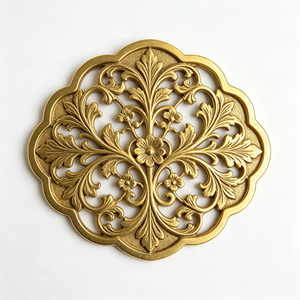 Panneau décoratif vintage en laiton ajouré sculpté avec motif filigrané personnalisé, usiné CNC pour la décoration intérieure et l'artisanat - Product Image 1