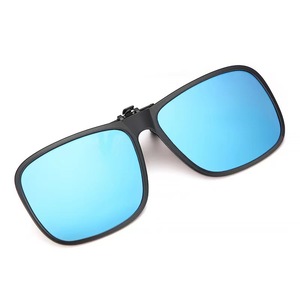 Venta al por mayor polarizado Retro Flip-up Gafas <span class=keywords><strong>de</strong></span> sol con <span class=keywords><strong>lentes</strong></span> <span class=keywords><strong>de</strong></span> visión nocturna para los hombres <span class=keywords><strong>de</strong></span> conducción Clip Gafas <span class=keywords><strong>de</strong></span> sol - Product Image 3