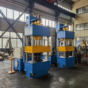 เครื่องอัดไฮดรอลิกสี่เสา KEWOSEN 200T สำหรับการปั๊มชิ้นส่วนยานยนต์ การขึ้นรูปโลหะแผ่น และการผลิตชิ้นส่วนประกอบ รุ่น YQ3 - Product Image 3
