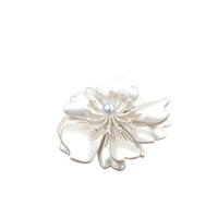 Bouton de luxe haut de gamme de style français, asymétrique, en forme de fleur, avec motif floral camélia et perle, cousu main