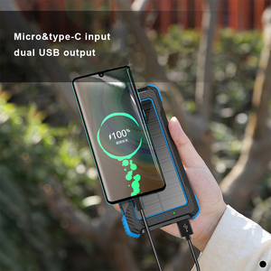 Wasserdichte Solarbatterie-Power bank für den Außenbereich mit <span class=keywords><strong>ROHS</strong></span>-PVC-Material 8000-36000mAh Kapazität 20000mAh Tragbares Solarpanel-Ladegerät - Product Image 4