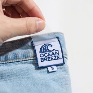 Étiquettes personnalisées imprimées avec logo pour vêtements, en gros, lavables, flexibles, pour tour de cou, thermocollantes, en tissu, sur mesure - Product Image 2