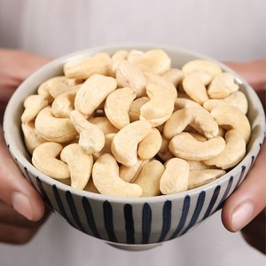 Factory Price Hot Sale Tasty Roasted Cashew Nuts Whole <strong>Kernels</strong> Crunchy Natural Classic Snack Packed in Bag - Product Image 2