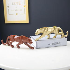 Vente en gros de décoration de table <span class=keywords><strong>panthère</strong></span> <span class=keywords><strong>noire</strong></span> de luxe personnalisée Sculpture en résine Décoration d'intérieur Statue léopard Figurine motif animal - Product Image 4