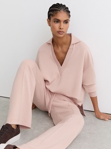 Ensemble de survêtement femme personnalisé et durable, coupe décontractée, couleur unie, manches longues, coupe ample, sweat-shirt et pantalon vierges pour l'automne - Product Image 1