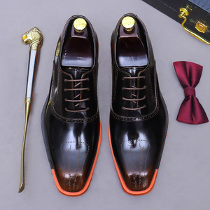 Zapatos casuales de cuero con estilo británico, zapatos de negocios para hombre de cuero genuino con un moderno acabado brillante. - Product Image 1