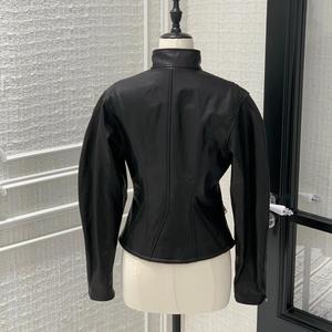 Chaqueta de Cuero de Oveja para Mujer, Estilo Motociclista, Corta, Negra, Casual, Suave, Ajustada, a la Moda - Product Image 4