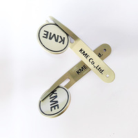 Accessoires de golf personnalisés : Clips de chapeau de golf avec logo sur mesure, Outils de réparation de divots de golf personnalisés pour clubs, Clips de chapeau de golf de forme personnalisée