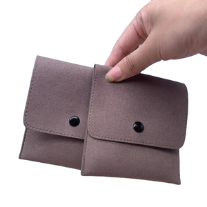 Bolsas de Embalaje de Joyería de Terciopelo con Solapa de Microfibra de Lujo con Logotipo Personalizado, para Collares y Anillos, en Tamaños de 8*8cm/8*10cm - Product Image 1