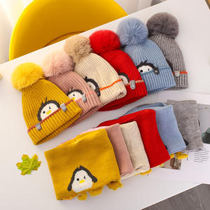 Conjunto de Gorro y Bufanda de Punto de Invierno con Diseño de Pingüino para Bebés de 1 a 3 Años, Gorro Infantil Suave y Cálido con Pompón - Product Image 3