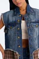 Gilet en jean court pour femme, sans manches, effet usé, avec empiècements à carreaux et ourlet effiloché, style grunge indie sleaze, vente en gros