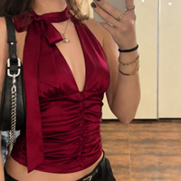 Camisola sexy con escote profundo en V, estilo halter, de satén, con pliegues en la cintura, sin espalda, para usar como top interior.