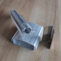 Profil de dissipateur thermique en aluminium extrudé sur mesure, alliage 6061 6063, usinage CNC, radiateur anodisé, équipement électronique, OEM ODM