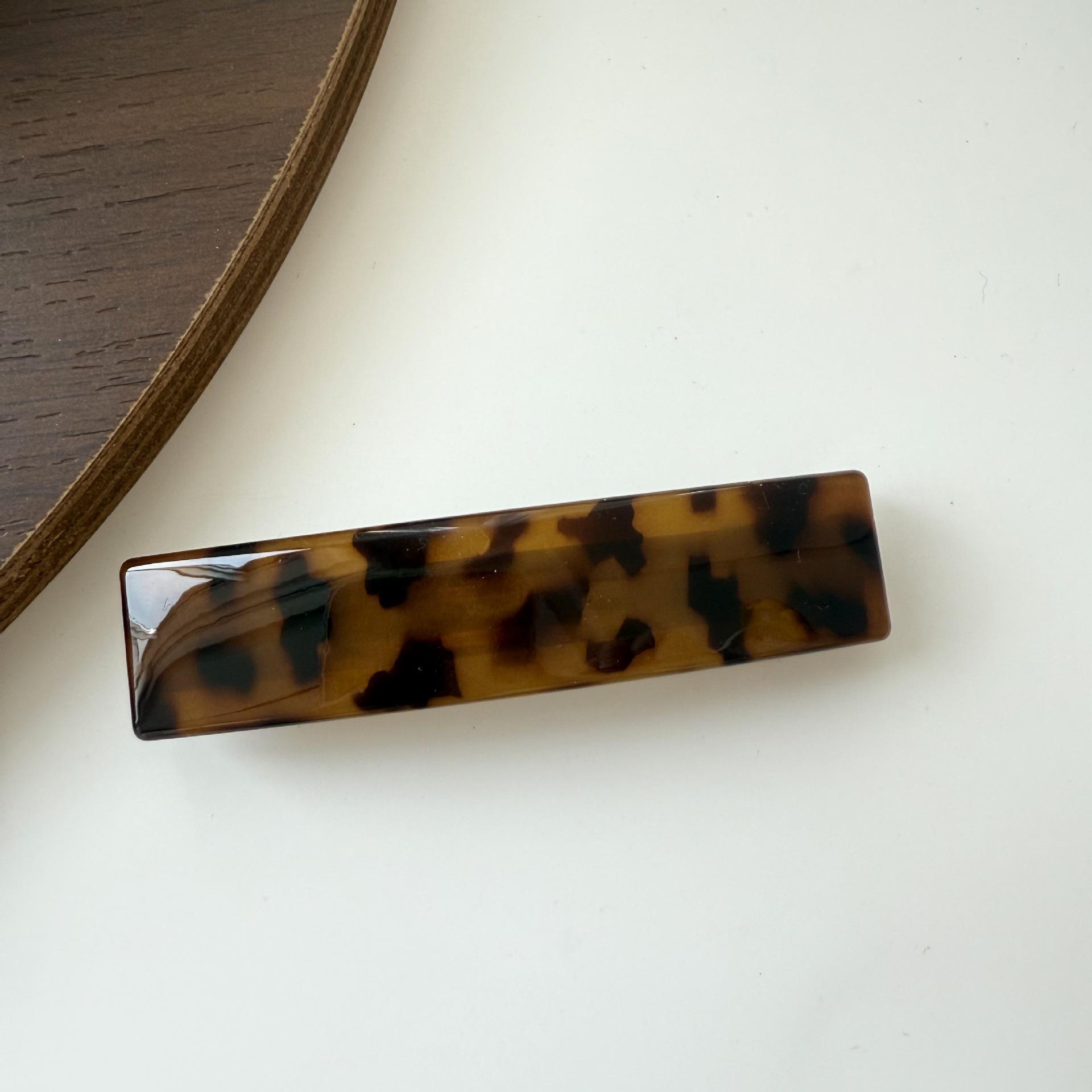 สีเหลือง