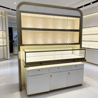 Vitrine murale moderne pour cosmétiques avec éclairage LED, unité murale professionnelle pour magasin de produits de soin et de maquillage