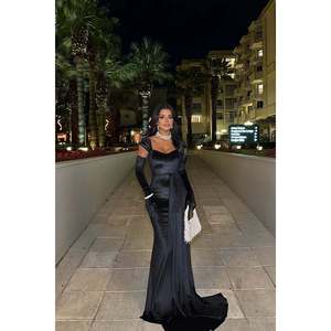 Robe de soirée noire à manches longues, style modeste, robe de fête, fleurs brodées, plumes, coupe droite, disponible en tailles XS à XL pour l'hiver - Product Image 3