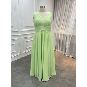 Vente en gros Robes <span class=keywords><strong>vert</strong></span> <span class=keywords><strong>clair</strong></span> de <span class=keywords><strong>demoiselle</strong></span> <span class=keywords><strong>d</strong></span>'<span class=keywords><strong>honneur</strong></span> en mousseline de soie simples plissées grande taille pour femmes - Product Image 1