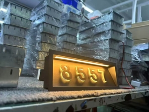 Plaques de porte en bois personnalisées, écologiques et durables HFBH, numéros de maison pour appartements et hôtels, signalétique pour chambres d'hôtes - Product Image 5