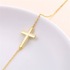 Delicata Collana Girocollo con Croce Laterale in Argento Sterling 925 Placcato Oro 18k - Product Image 3