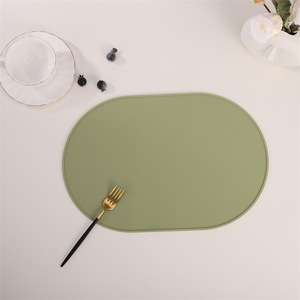 เสื่อให้อาหารสัตว์เลี้ยงสําหรับสุนัขแมว ซิลิโคนทําความสะอาดง่าย - Product Image 6