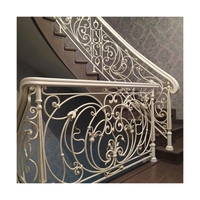 Clôture de fenêtre de conception supérieure en fer forgé à faible coût Clôture en fer forgé fantaisie Chine Acheter une balustrade en fer