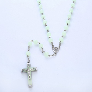 Y201 Großhandel Colliers Vergoldete 6/8mm leuchtende Rosenkranz Perlen Kreuz Anhänger Halskette für Frauen Männer Modeschmuck Halsketten - Product Image 5