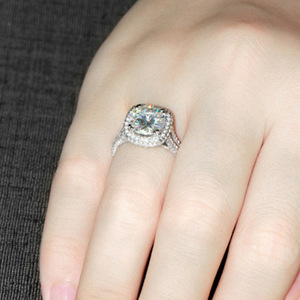 Anello con Cristallo Quadrato a Spina di Pesce per Donne, Elegante Accessorio Moda per Uso Quotidiano e Feste - Product Image 4
