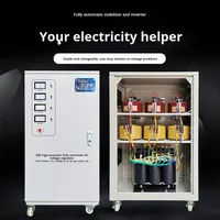 Régulateur de tension AC intelligent triphasé AVR entièrement automatique de haute précision 10KVA Transformateur compensé 95% d'efficacité