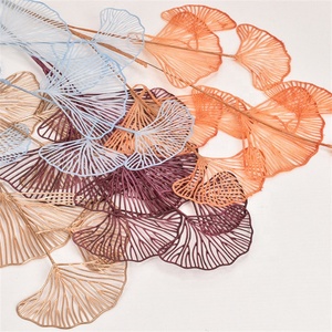 Foglie di Ginkgo Decorative della foglia di Ginkgo artificiale di 3 rami dello stelo singolo di Champagne dell'oro di plastica all'ingrosso della fabbrica - Product Image 5