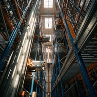Système de rayonnage AGV flexible pour la préparation des commandes e-commerce, robot mobile intelligent, stockage et récupération automatisés marchandise-à-personne