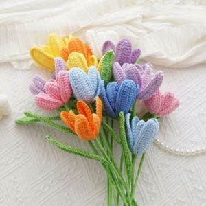 ของตกแต่งบ้านงานแต่งงานลดราคา วันวาเลนไทน์ ดอกทิวลิปถักโครเชต์ทำมือจากยาง รักษ์โลก สไตล์การ์ตูน - Product Image 1