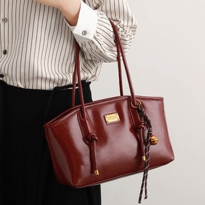 Bolso Tote Rojo Elegante para Mujer, Gran Capacidad, Cierre de Cremallera Horizontal Cuadrado, Uso Diario, Todas las Temporadas, Estilo Otoño 2025 - Product Image 3