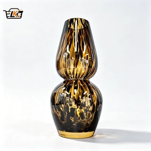 Vase de sol floral nordique moderne en verre borosilicate haute résistance, vases ambrés personnalisés en gros, design unique, résistant aux hautes températures - Product Image 1