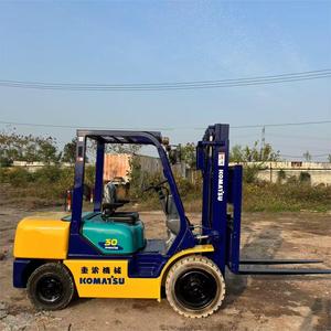 รถยกพาเลทดีเซล Komatsu รุ่น FD30 3 ตัน ยกสูง 3 เมตร ยางตัน ขับเคลื่อนล้อหน้า แบบแมนนวล พร้อมเสากระโดงสองตอน สำหรับเครื่องยนต์ - Product Image 6