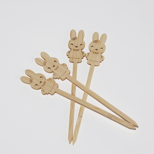 Spiedini di bambù intagliati dal design accattivante, adatti ai bambini, lunghezza universale 12 cm, bastoncini di bambù monouso <span class=keywords><strong>per</strong></span> snack di benvenuto in hotel - Product Image 3