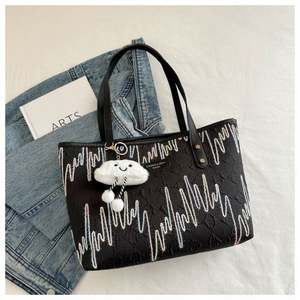 กระเป๋าสะพายไหล่ลายทางหลากสีสันสไตล์ลำลองสำหรับฤดูใบไม้ร่วงและฤดูหนาว รุ่น Z1009 - Product Image 6