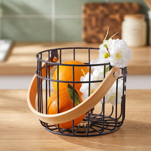 Panier de rangement rond en métal avec poignée en bois, en fil de fer, pour cuisine, design minimaliste, durable - Product Image 2