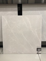 Carreaux de sol 60x60 antidérapants en porcelaine, design marbre blanc, pour salle de bain et villa modernes