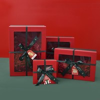 Kotak Kaku dari Bahan Daur Ulang Kotak Hadiah Natal Merah dengan Jendela Transparan Desain Pita Kotak Kemasan Permen Cokelat
