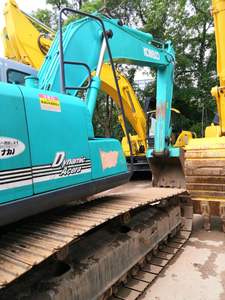 Excavatrice sur chenilles hydraulique d'occasion Kobelco SK200 de 20 tonnes avec pompe de boîte de vitesses Hino - Équipement de construction d'origine japonaise de haute qualité - Product Image 2