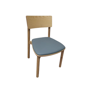 Chaise <span class=keywords><strong>Windsor</strong></span> en bois massif Couleurs personnalisées Design moderne Multiples applications extérieures pour les meubles de salle à manger de restaurant Usage domestique - Product Image 3