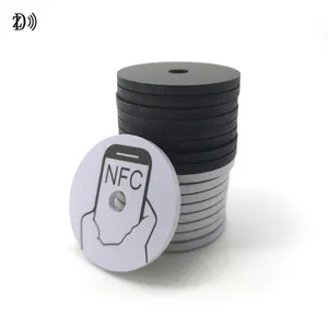 علامة رمز RFID مخصصة للتحكم في الوصول طباعة ليزر سلبية ISO14443A/B علامات عملة NFC