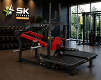 Máquina de Sentadillas con Cinta de Rodamiento SK Commercial, Equipo de Entrenamiento de Fuerza de Alta Resistencia con Carga de Placas para Gimnasios Profesionales y Centros de Fitness