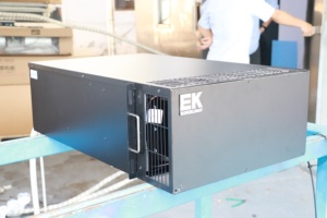 Unités de refroidissement en rack pour centres de données, capacité de refroidissement de 28 kW, conception redondante fermée pour allées chaudes - Product Image 2