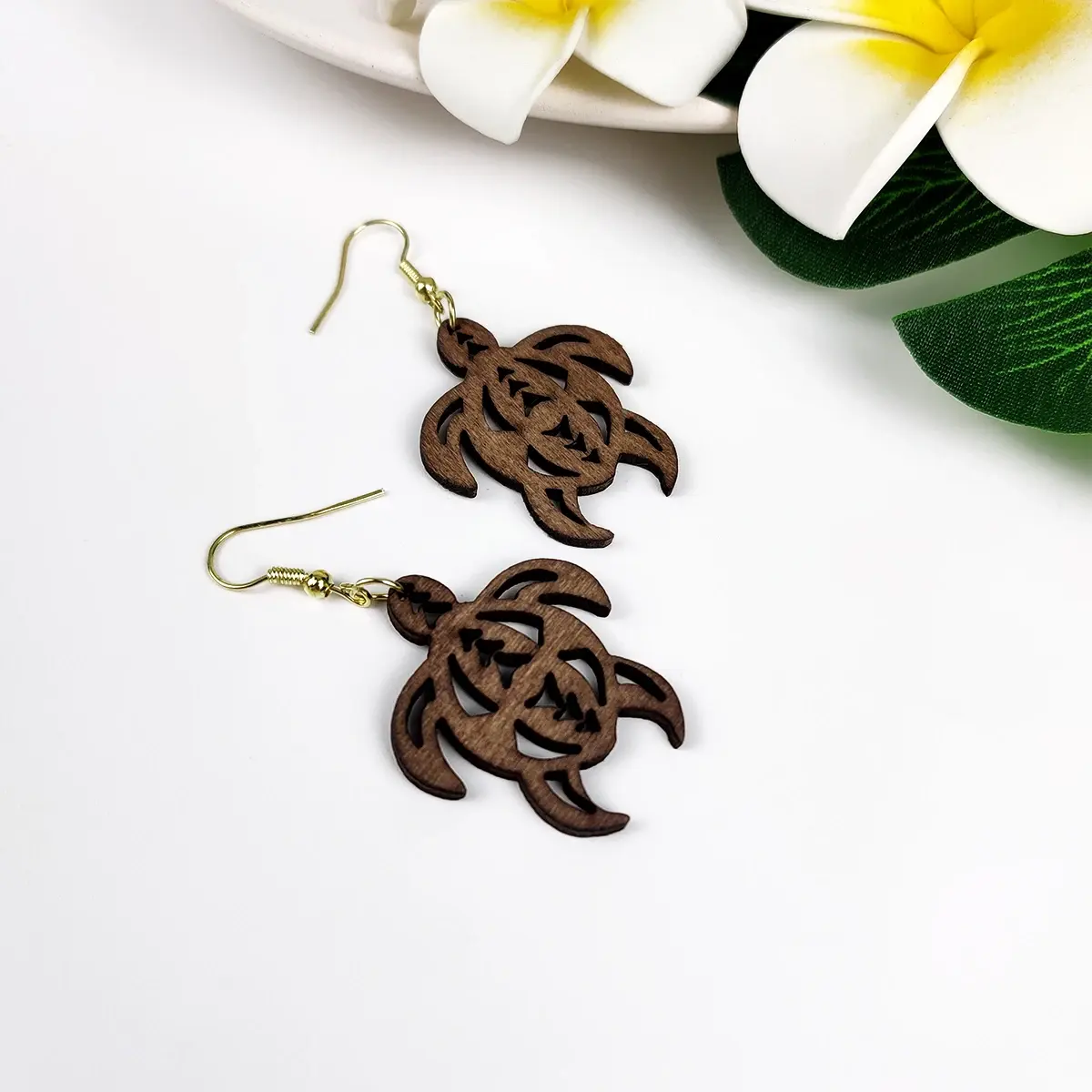 Trendy Hawaiian Turtle Wood Hoop Earrings Wholesale Jewelry for Retail Suppliers Heirloom Style Earrings Fashion Jewelry