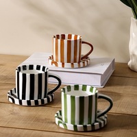 Personnalisé noir et blanc rayé verre thé boisson en céramique tasses à café à rayures verticales gobelet à café