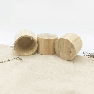Fabricants de produits en bois : Fabrication sur mesure, échantillonnage, bois massif (hêtre, noyer noir), porte-cartes de téléphone portable, calendriers, cartes de notes - Product Image 3