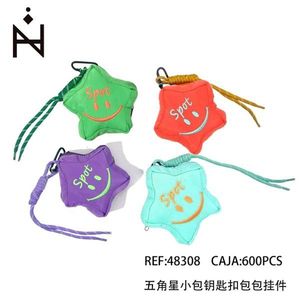 Portachiavi a Forma di Piccola Stella, Charm per Borsa con Design Colorato e Sorridente, per Cinturini del Telefono - Product Image 3